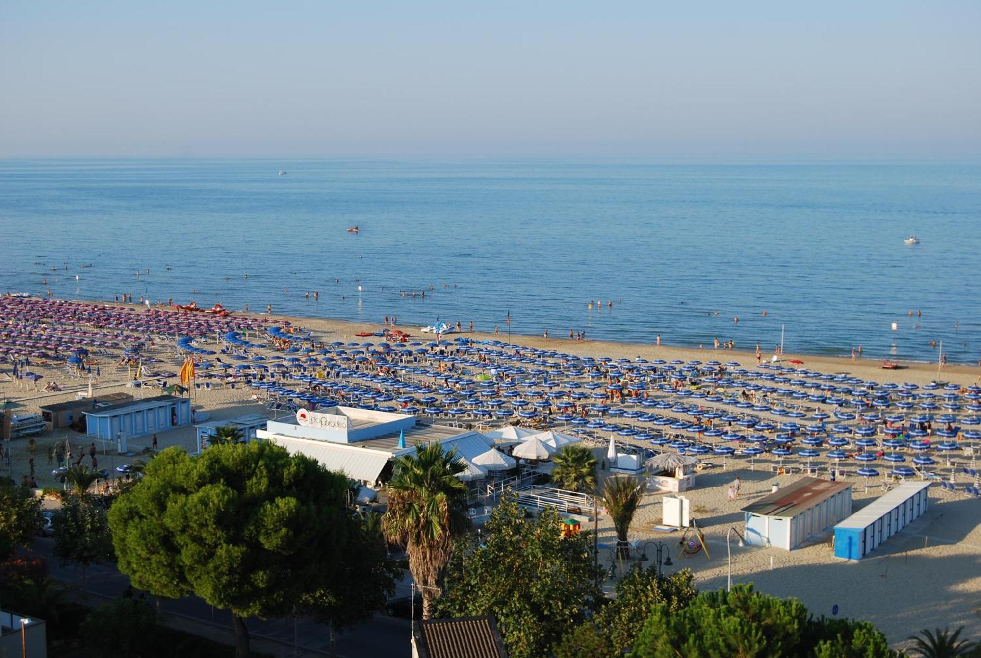 Residence Blumarine Giulianova Exteriér fotografie